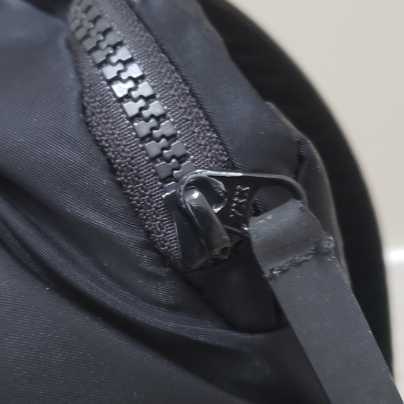 Lululemon New Crew Backpack 20L RARE FIND - Picture 12 of 15